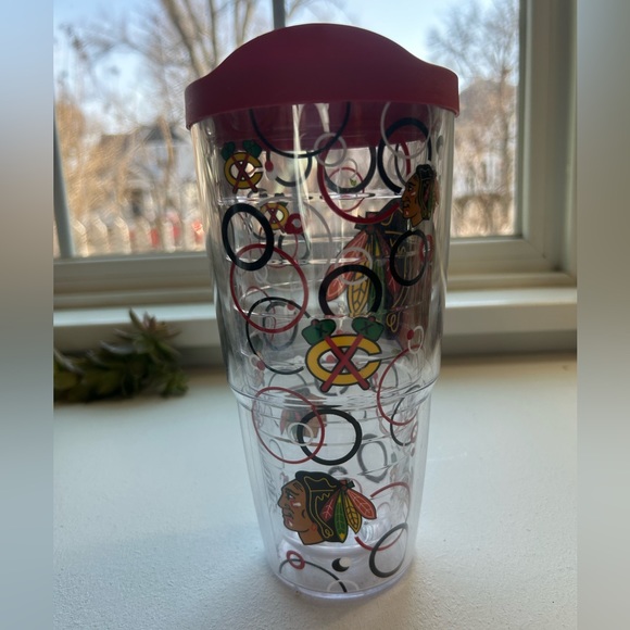 Tervis Chicago Blackhawks hockey overall plastic tumbler red lid 24 oz - Picture 6 of 6